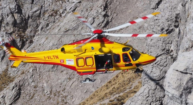 Cade in un dirupo durante una gita in montagna: muore una 31enne nel Bresciano