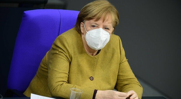 Merkel: «Le varianti possono essere catastrofiche»