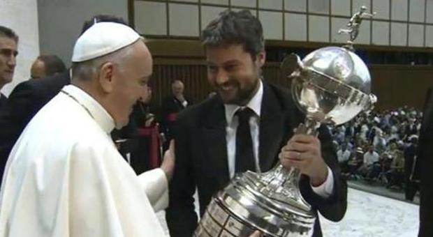 Il Papa riceve i giocatori del San Lorenzo In udienza con la Copa Libertadores