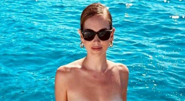 Chiara Ferragni infiamma il web, il messaggio ai fan: «Free the nipple»