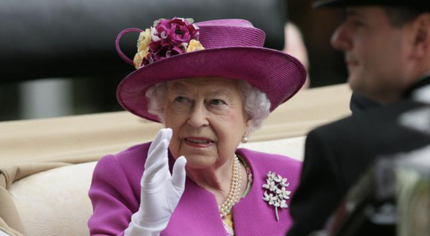 La Regina Elisabetta ne va golosissima per le feste a Buckingham Palace: ecco di cosa si tratta