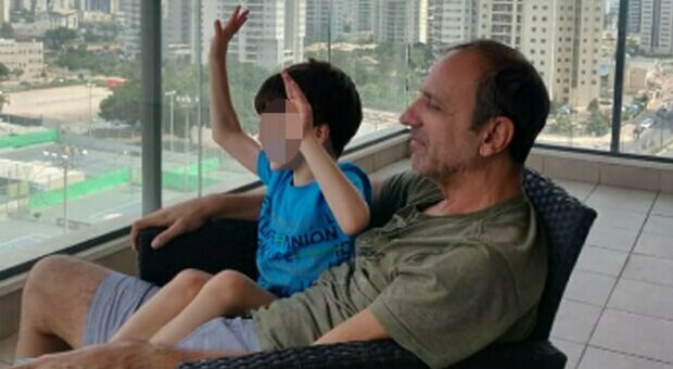 Il tribunale israeliano: «Eitan torni in Italia». Il bimbo tra le due famiglie