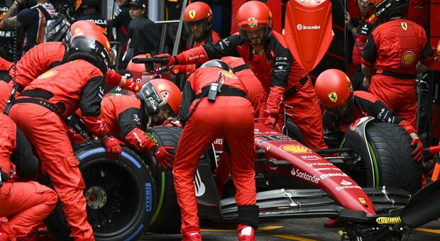 Leclerc, insulti contro il box Ferrari per il doppio errore al Gp di Montecarlo: «Ma che diavolo fate?»