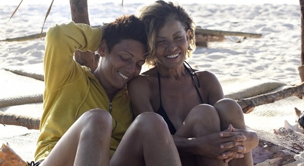 Isola, Eva Grimaldi: "Imma Battaglia? Ho trovato l'amore a 50 anni"
