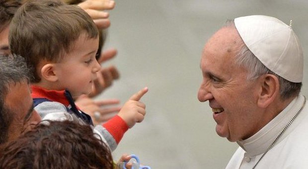 Papa Francesco: "Gli insegnanti sono malpagati, è un'ingiustizia"
