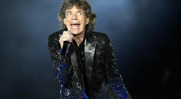 Rolling Stones, Mick Jagger ha il Covid: salta il concerto di Amsterdam. A rischio la data di Milano?