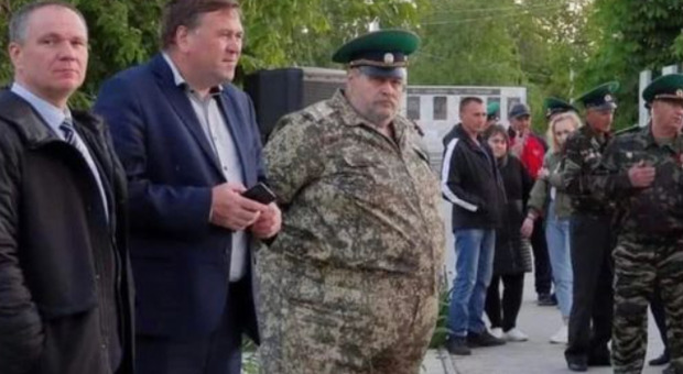Putin richiama il generale Pavel dalla pensione: «Pesa 130 kg e beve un litro di vodka al giorno»