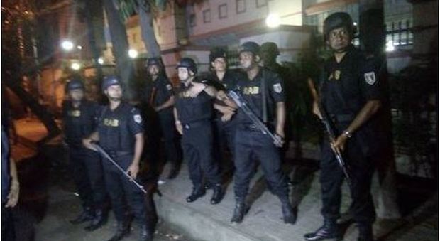 Bangladesh, sparatoria a Dacca: panettiere italiano è riuscito a fuggire