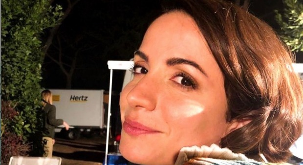 Andrea Delogu sbotta su Instagram: «Non sono Elena e non tolgo la foto». Cosa è successo