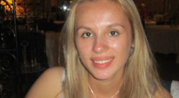 Muore a 24 anni uccisa dal suo iPhone: ecco come è successo