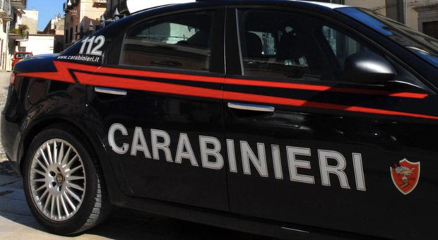 Prato, Tampona un'auto e prende a morsi i carabinieri: arrestato un 40enne rumeno