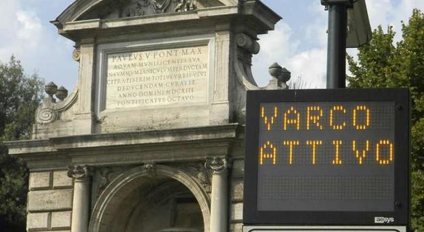 Roma, la rivolta dei poliziotti: «No alla Ztl fino alle 20. A rischio i servizi di turno serale»