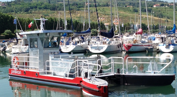 Blue Economy, dai rifiuti del mare una riserva di energia: ad Ancona la barca “aspirapolvere”