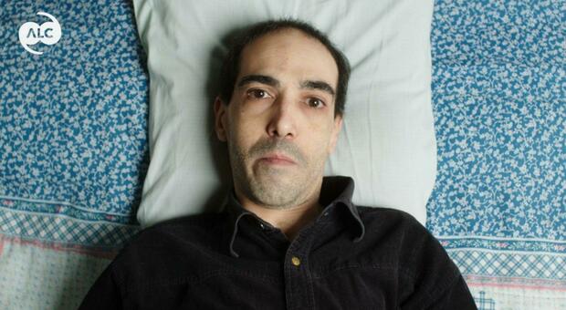 Massimiliano, malato di sclerosI: morto a 44 anni in Svizzera con il suicidio assistito