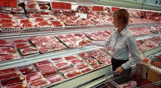 Carne rossa, “180mila posti di lavoro a rischio in Italia”