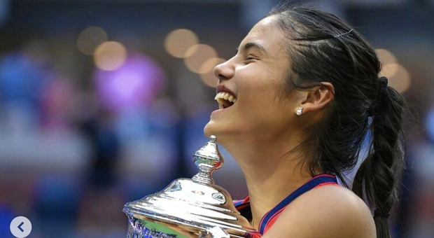 Emma Raducanu, la 18enne batte ogni record agli US Open: «Ho sempre sognato di vincere, merito di tutto il mio team»
