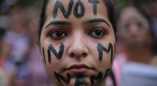 India, proteste in varie città contro la violenza sulle bambine