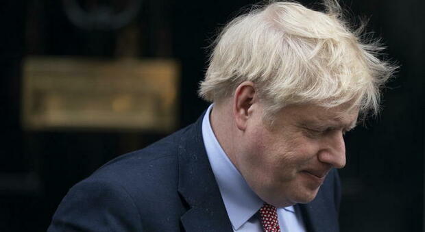Green Pass, Boris Johnson cambia idea: «Non è più necessario introdurlo»