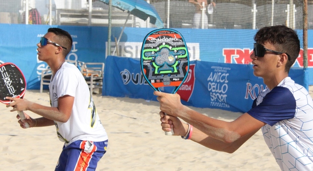 Beach tennis a Ostia, ai campionati italiani giovanili e Over 2022 assegnati 29 titoli: brilla la stella di Tristano Frattolillo