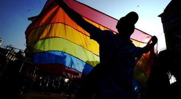 Il figlio è gay, lo rapiscono e lo portano in Bulgaria per «rieducarlo». Genitori rischiano il processo