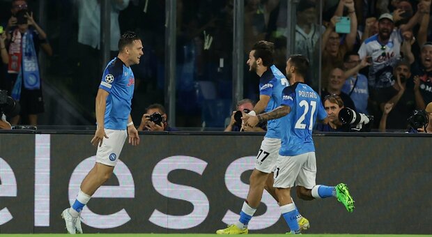 Super Napoli schianta 4-1 il Liverpool: doppietta Zielinski, Anguissa e Simeone