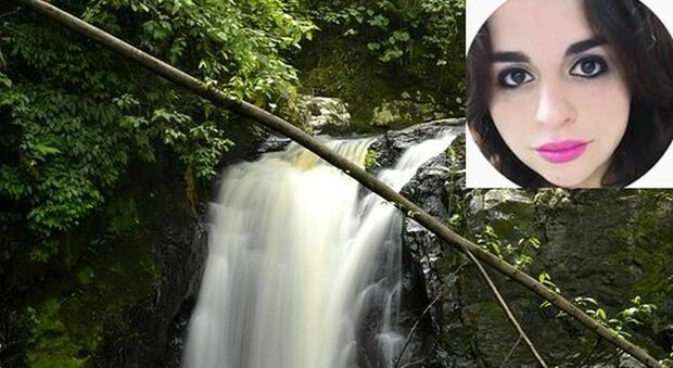 Vuole scattare un selfie sopra le cascate, giovane mamma scivola e muore travolta dall'acqua