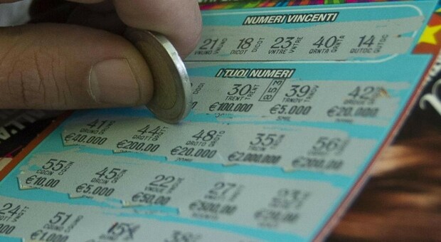 Immigrato irregolare vince 250mila euro alla lotteria, ma non può riscuotere il suo premio. Ecco perché