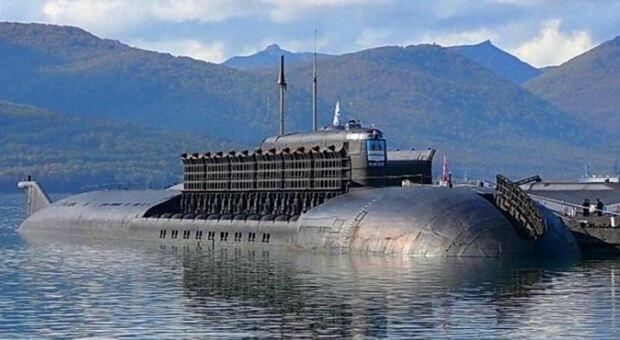 Russia, pronto sottomarino nucleare Belgorod: può colpire con missili «in grado di distruggere intere città»