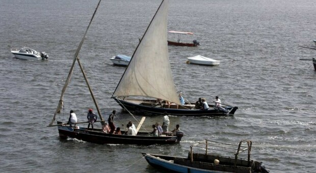Kenya, barca si ribalta in alto mare: grave una turista italiana, salvi gli altri. «Condizioni stazionarie»