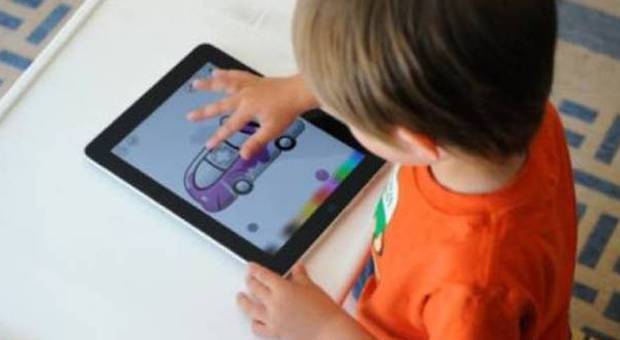 Perché lasciare i bambini soli con un tablet ​può causare danni irreparabili allo sviluppo