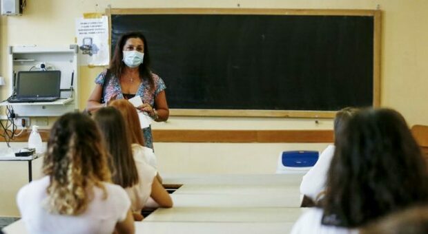 Covid, troppi prof contagiati: scatta l’allarme cattedre nelle scuole di Roma