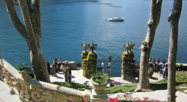 Turista si tuffa per il caldo e muore a 54 anni: tragedia sul lago di Como