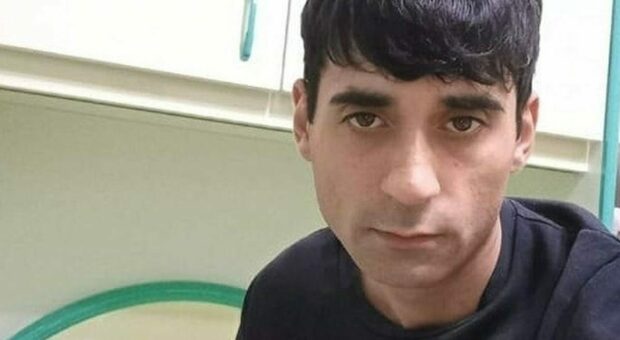 Marco Ferrazzano «spinto al suicidio dai bulli»: a processo cinque persone. Uno di loro ha patteggiato