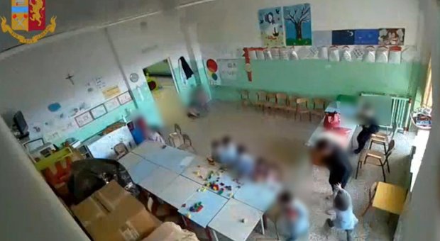 Maltrattamenti su almeno 7 bambini alla scuola materna: maestra sospesa per sei mesi