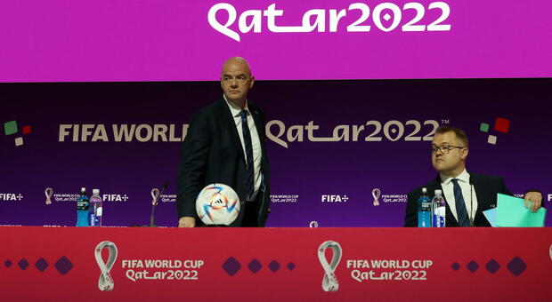 Qatar, capo ufficio stampa Fifa fa coming out in diretta: «Sono gay e sono qui». Infantino: «Mi sento arabo, africano, disabile»
