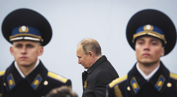 Putin operato per il tumore? Il Cremlino ha pronto gruppo di sosia per sostituirlo