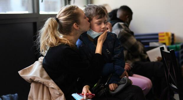 Roma, i primi bimbi ucraini già a scuola. La preside della Montalcini: «Sono bravi, fanno amicizia in inglese»