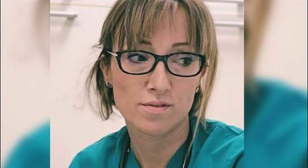 Barbara Balanzoni radiata dall'Ordine dei medici, la dottoressa No vax: «Seguo solo il giuramento di Ippocrate»
