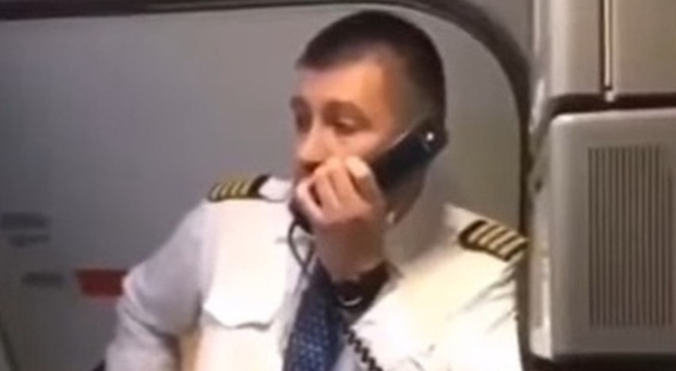 Il discorso del pilota russo all'atterraggio è virale: «La guerra è un crimine, fermiamola»