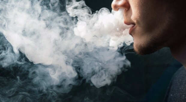Dall'Ue stop alle sigarette a base di tabacco riscaldato: «Divieto entro 8 mesi»