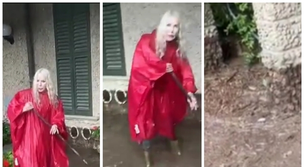 Ivana Spagna, il dramma dell'alluvione al lago di Como: spazza il fango dalla villa. «E' pazzesco» VIDEO