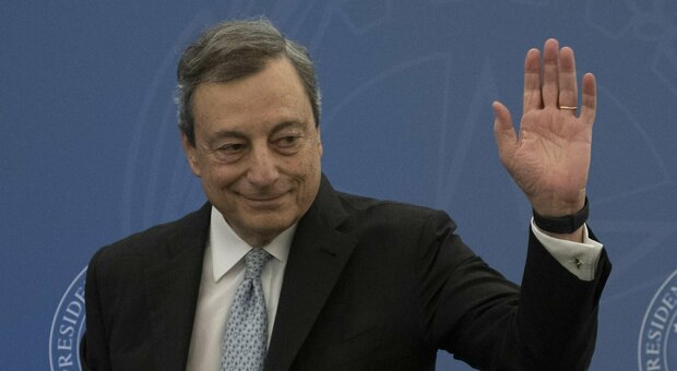 Draghi si dimette, Mattarella rifiuta: «Vai in Parlamento». Il premier al Colle dopo lo strappo di Conte e M5S