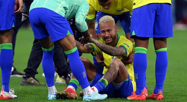Brasile eliminato, Neymar in lacrime: la maledizione continua. «Addio alla Nazionale? Devo riflettere»