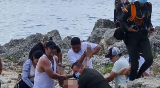 Turista italiano di 56 anni muore in Colombia attaccato da uno squalo