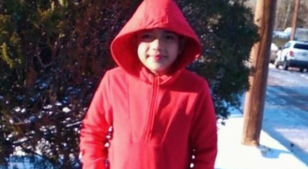 Cristian muore a 11 anni dopo aver giocato sulla neve per ipotermia: «Era la prima volta che la vedeva»