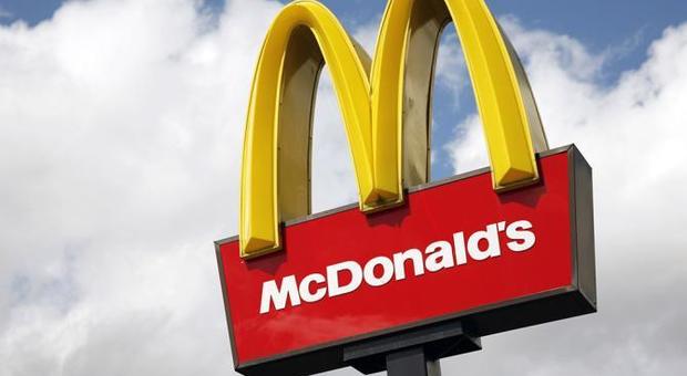 Allarme McDonald's, «insalate contaminate»: decine di casi di ciclosporiasi