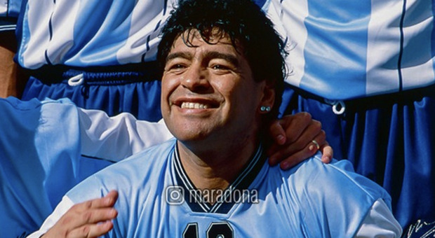 Maradona, all'asta i beni del campione argentino: dal cappello di paglia alle due auto BMW