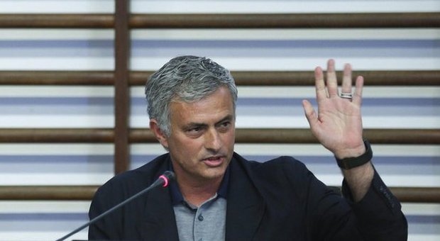 Chelsea, Mourinho rinnova fino al 2019: "E' il club del mio cuore, sono felice"