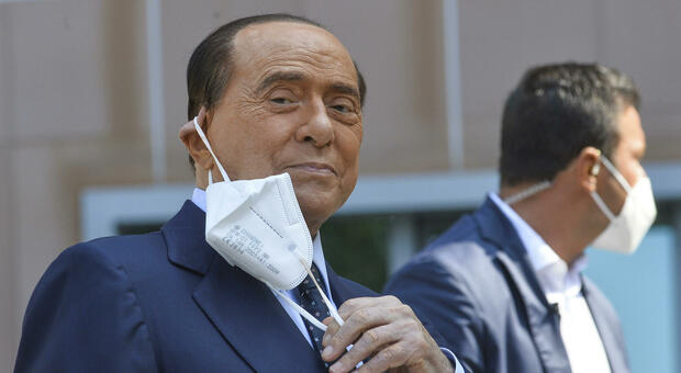 Silvio Berlusconi non si arrende: «Sto meglio. Sono i giudici la mia malattia»
