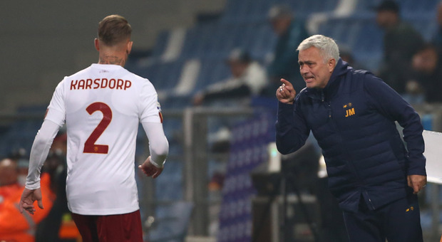 Roma, Mourinho e la rottura con Karsdorp: dall'avvertimento post Juve alla notte del derby, cos'è successo